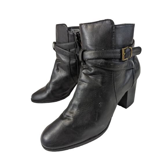 NWOT! KENNETH COLE REACTION! 1 SHOW! BLACK FAUX LEATHER CHUNKY HEELS! SZ 10 - Picture 1 of 9